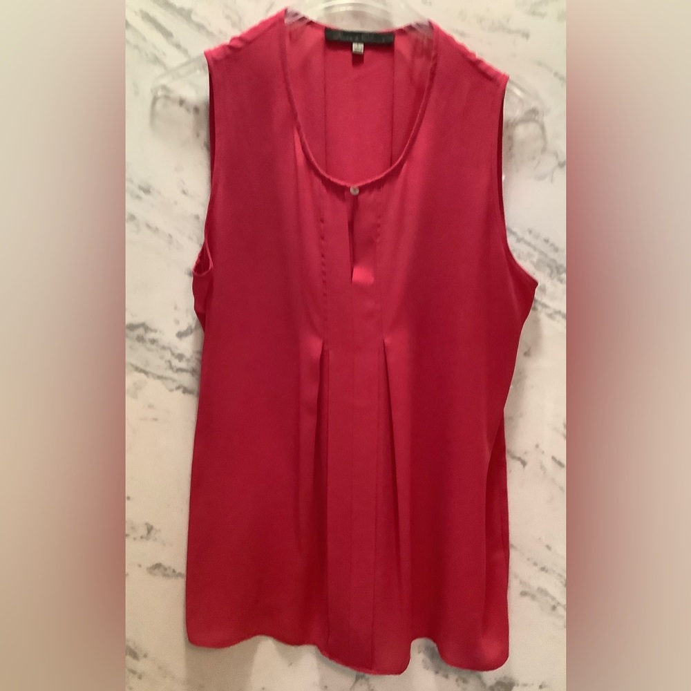Rose & Olive Sleeveless blouse, Size Large